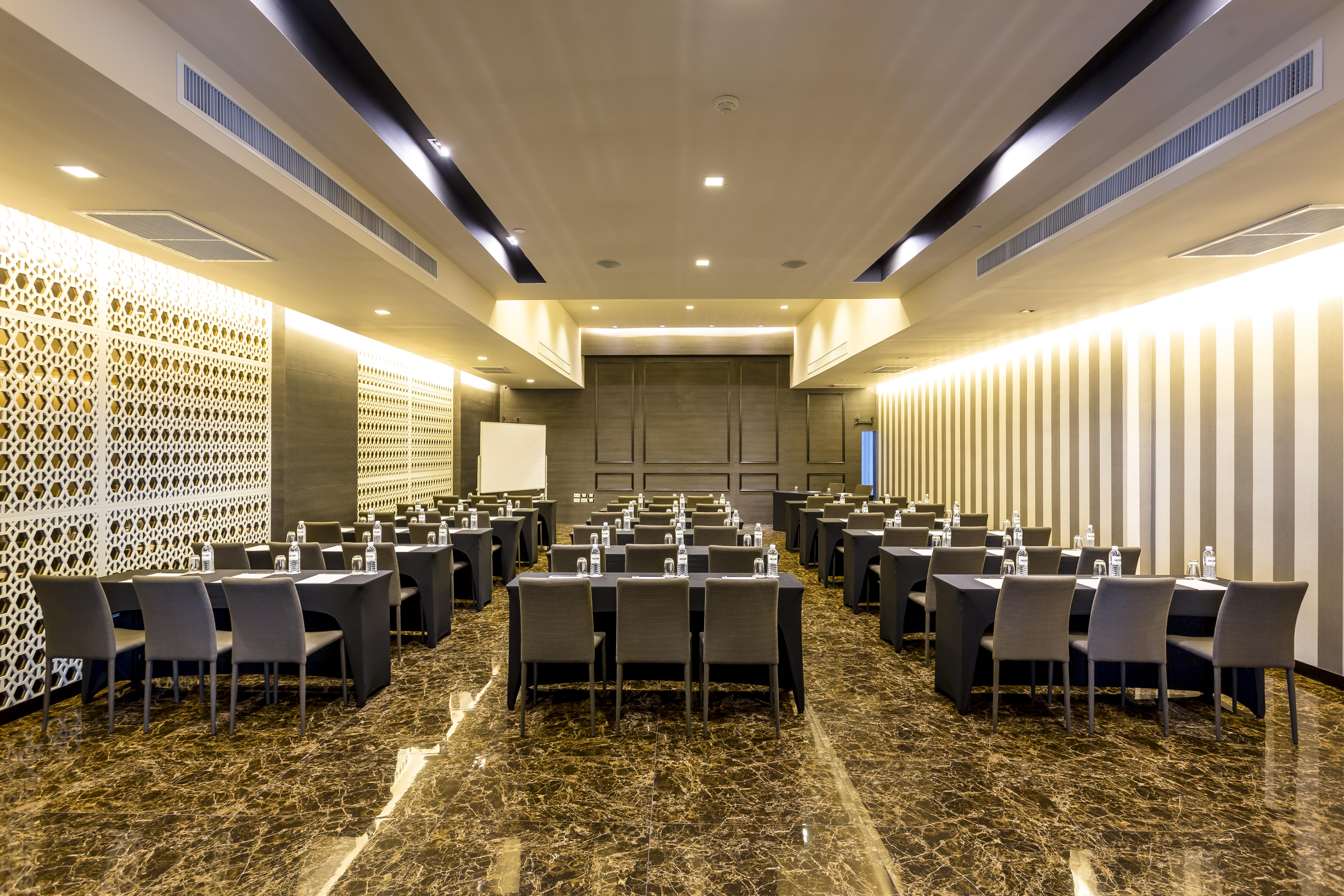 Tsix5 Hotel Pattaya Exterior foto